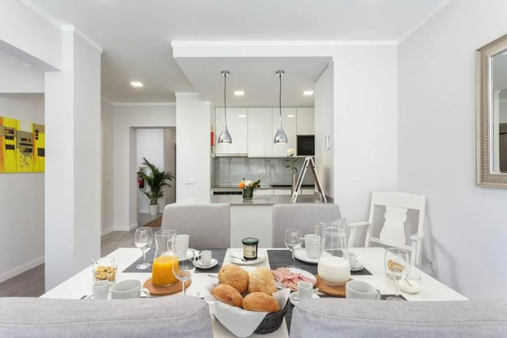 Luxury Beach Apartment — interior 12